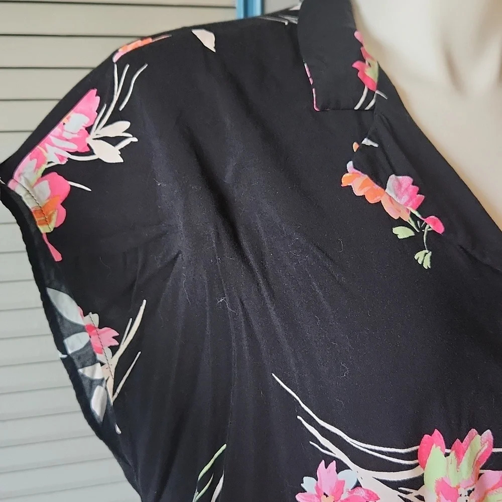 Torrid Black & Pink Floral Top - Picture 5 of 10